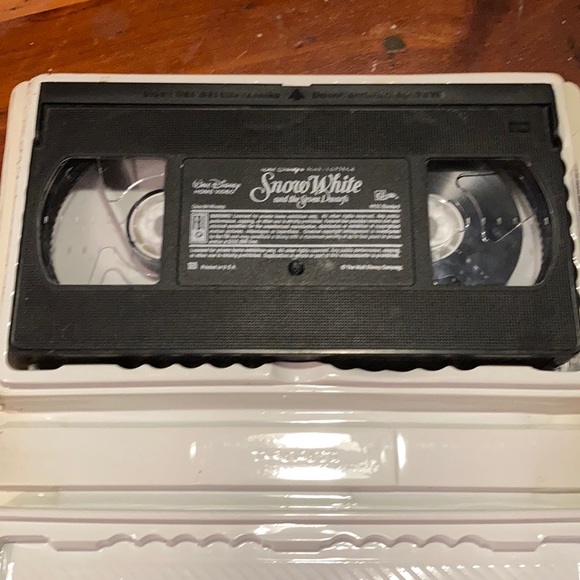 Walt Disney's Snow White&the Seven Dwarfs VHS1524 - Picture 4 of 5